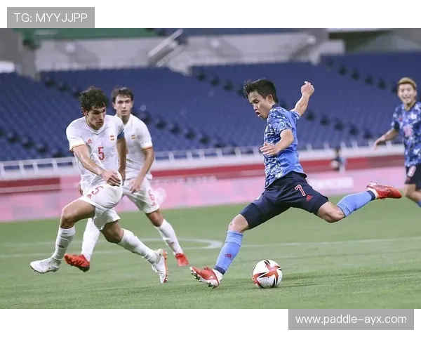 日本足球男星踢球风采展示与职业生涯回顾