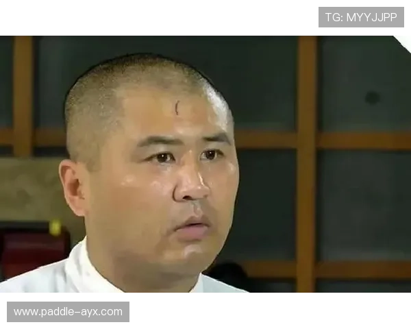 足坛全能之星：手脚皆能施展绝技的足球天才解析