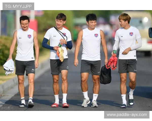 重庆足球明星崛起之路：从青训到职业赛场的奋斗与荣耀